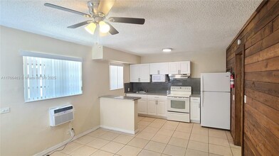 6133 SW 34th St in Miramar, FL - Building Photo - Building Photo