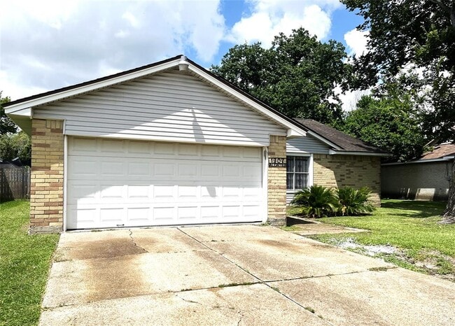 1907 Aldates Dr in Houston, TX - Building Photo - Building Photo