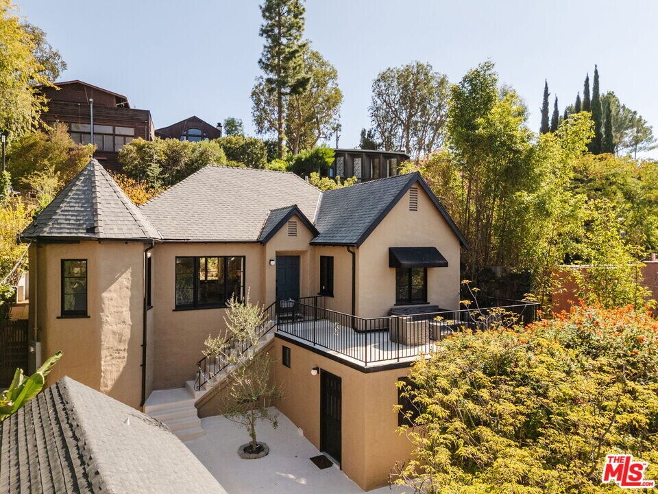 1428 Holbrook St in Los Angeles, CA - Building Photo