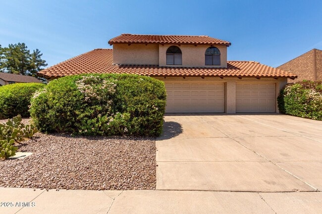 2050 W Nido Ave in Mesa, AZ - Foto de edificio - Building Photo