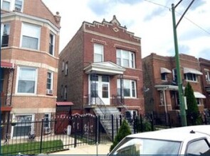 3015 S Tripp Ave in Chicago, IL - Building Photo - Building Photo