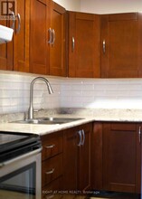 2020-2020 Jasmine Crescent in Ottawa, ON - Building Photo - Building Photo