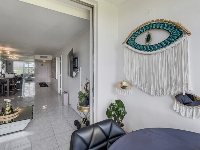 2661 S Course Dr, Unit 2661 in Pompano Beach, FL - Building Photo - Building Photo
