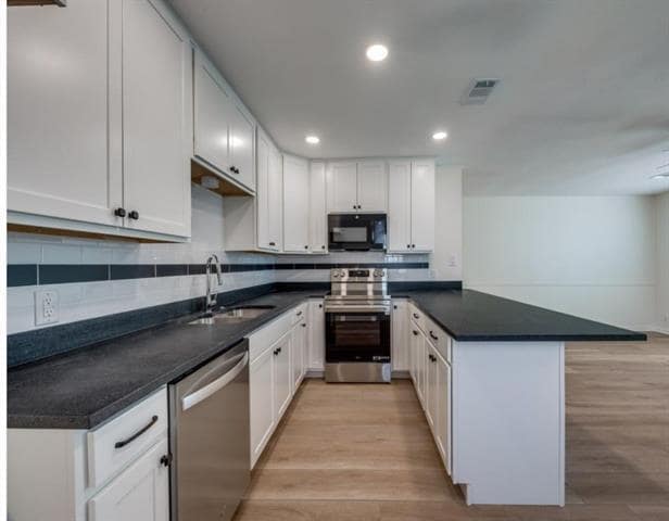 1721 W Walker St in Denison, TX - Building Photo - Building Photo