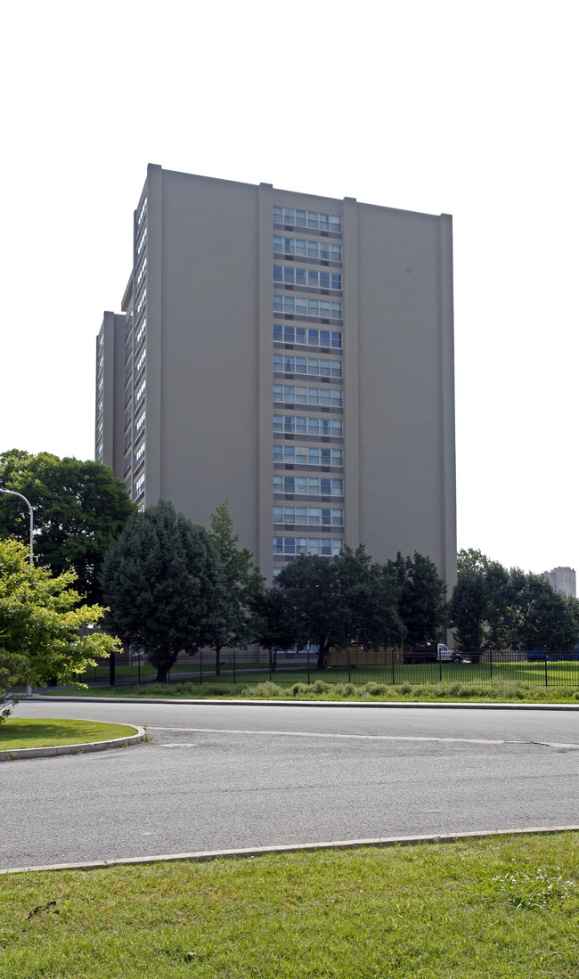 Metro Center Teachers' Apartments in Nashville, TN - Foto de edificio - Building Photo