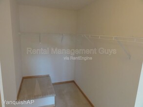 1887 Wildflower Ct in Shoreview, MN - Building Photo - Building Photo