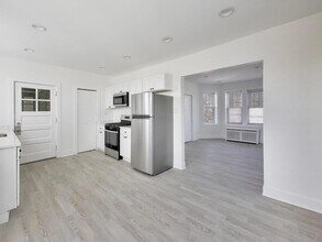 7425 N Campbell Ave in Chicago, IL - Building Photo - Building Photo