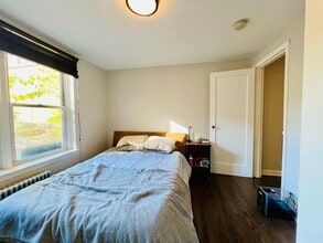 221 Pavonia Ave in Jersey City, NJ - Building Photo - Building Photo