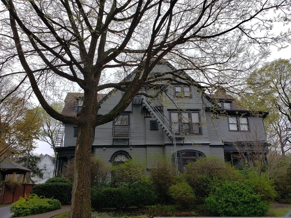 400 Oxford St in Rochester, NY - Building Photo