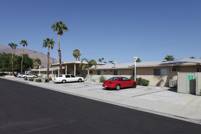 Palm Springs Courtyard in Palm Springs, CA - Building Photo - Building Photo