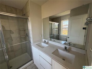 4960 Brookside Ct in Coopersburg, PA - Building Photo - Building Photo