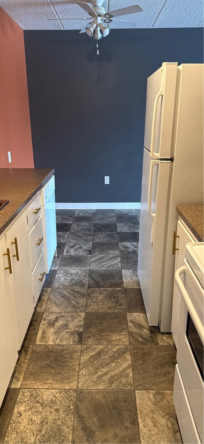 2830 Gordon Rd in Regina, SK - Building Photo - Building Photo