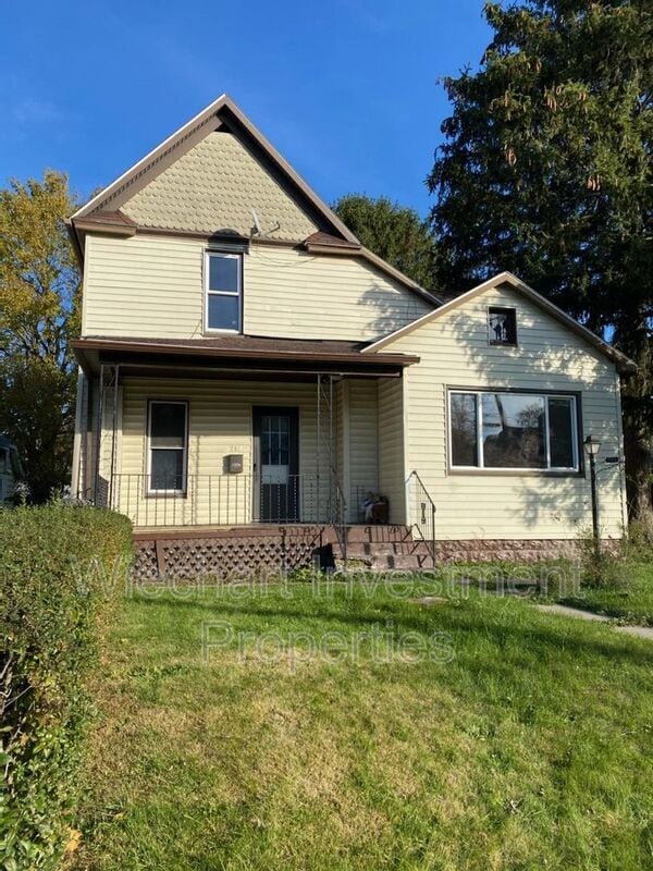 property at 714 N Metcalf St