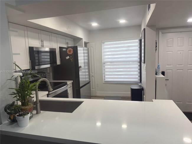 13028 SW 88th Ln in Miami, FL - Building Photo - Building Photo