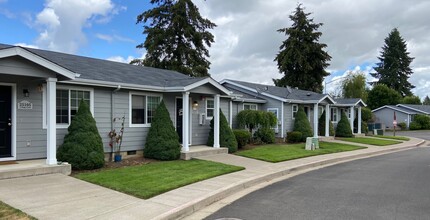 25105 Cottage Ct in Veneta, OR - Building Photo - Building Photo