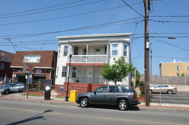 615 State St in Perth Amboy, NJ - Foto de edificio - Building Photo