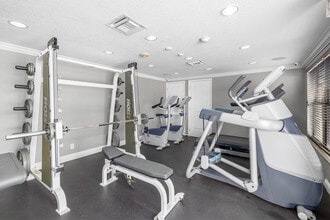 Park Hill Hollywood Apartments in Hollywood, FL - Foto de edificio - Building Photo