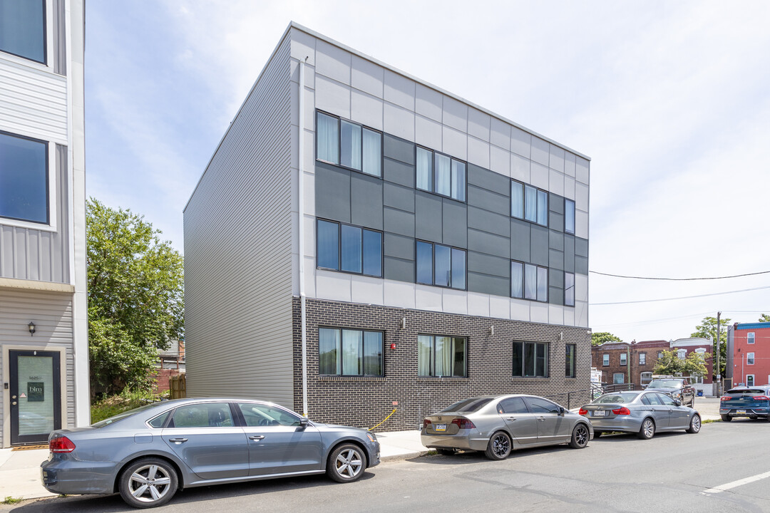 1633 Point Breeze Ave in Philadelphia, PA - Building Photo