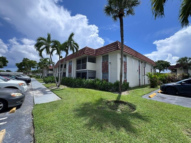 22715 SW 66th Ave in Boca Raton, FL - Building Photo - Building Photo