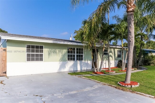1357 Drexel Rd in West Palm Beach, FL - Foto de edificio - Building Photo