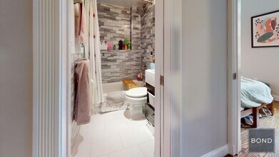 325 E 5th St in New York, NY - Building Photo - Building Photo