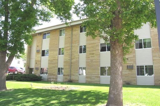 Centennial Plaza Senior Apartments in Le Center, MN - Foto de edificio