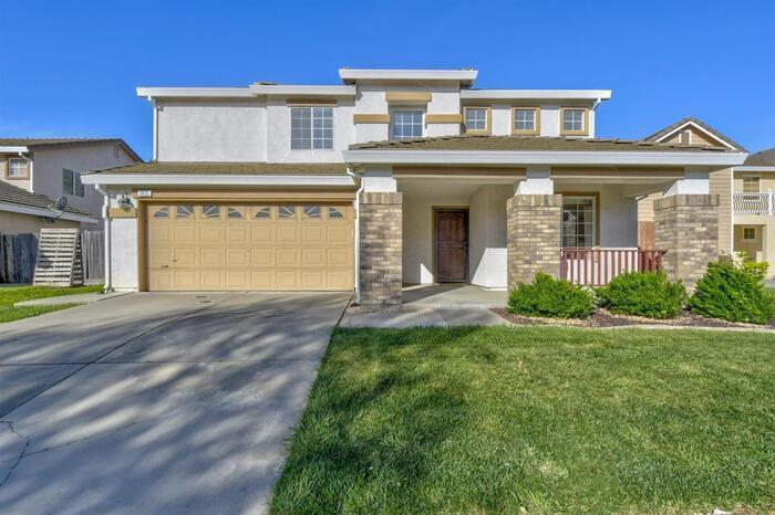 3835 Aetna Springs Way in Sacramento, CA - Foto de edificio