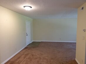 30 W Rhodes Dr in New Smyrna Beach, FL - Building Photo - Building Photo