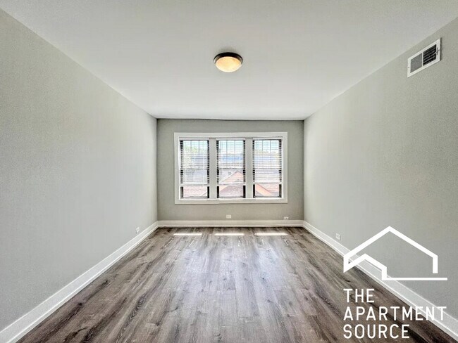 1124 Maple Ave in Evanston, IL - Foto de edificio - Building Photo