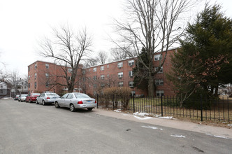 George Beach Apartments in Hartford, CT - Building Photo - Building Photo