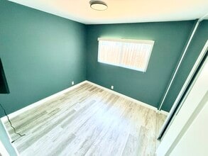 1317 Magnolia Ave in Escondido, CA - Foto de edificio - Building Photo