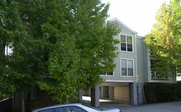 Vernon Park Apartments in Oakland, CA - Building Photo - Building Photo