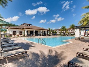 15591 SW 105th Terrace in Miami, FL - Building Photo - Building Photo