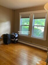 1734 Commonwealth Ave, Unit 4 in Boston, MA - Building Photo - Building Photo