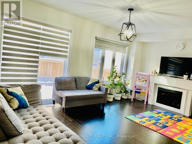 1163 Enchanted Crescent in Pickering, ON - Building Photo - Building Photo