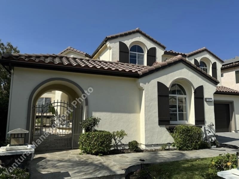 5885 Indian Pointe Dr in Simi Valley, CA - Building Photo