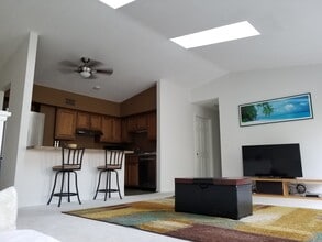 302 Pinewood Cir, Unit 302 in Plymouth, MI - Building Photo - Building Photo