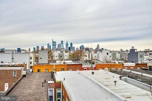 1945 Watkins St in Philadelphia, PA - Building Photo