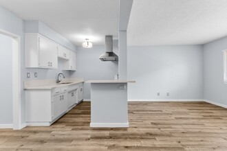 1121 Daisy Ave in Long Beach, CA - Building Photo - Building Photo