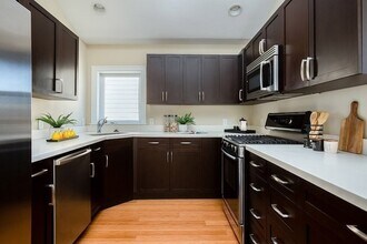 82 Pearson Ave in Somerville, MA - Foto de edificio - Building Photo