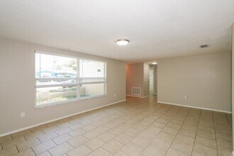 10933 Felsdale Ave in Port Richey, FL - Foto de edificio - Building Photo