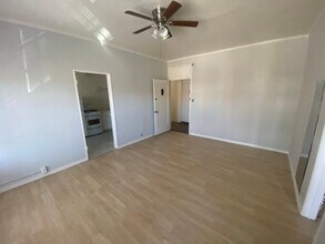 628 E Elk Ave in Glendale, CA - Building Photo - Building Photo