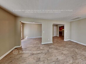 4536 Parkway Cir in Atlanta, GA - Foto de edificio - Building Photo