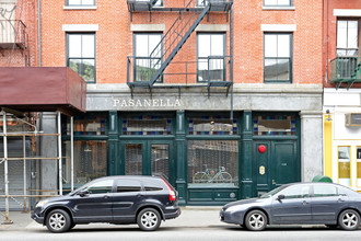 115 South St in New York, NY - Building Photo - Building Photo