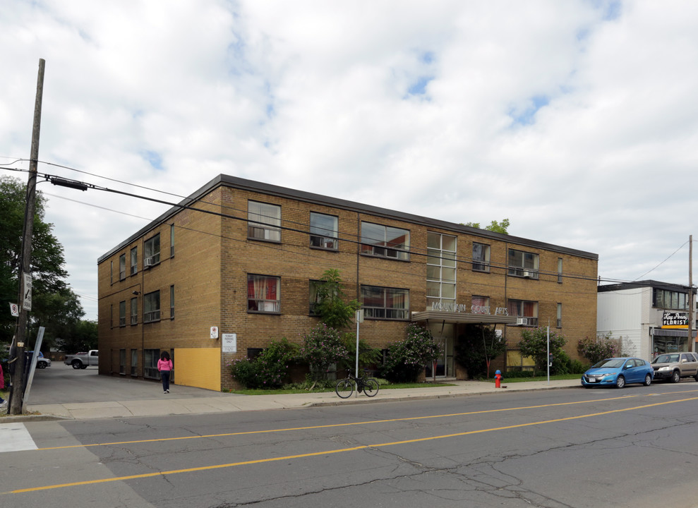 Mountain Court Apartments in Hamilton, ON - Building Photo