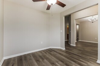 6714 Krenson Oaks Cir in Lakeland, FL - Foto de edificio - Building Photo