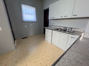 24 Bremer Ave in Danville, IL - Building Photo - Building Photo