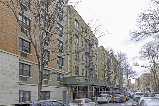 2075 Morris Ave in Bronx, NY - Building Photo - Building Photo