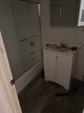 686 Woodward Ave, Unit 1floor right in Ridgewood, NY - Foto de edificio - Building Photo