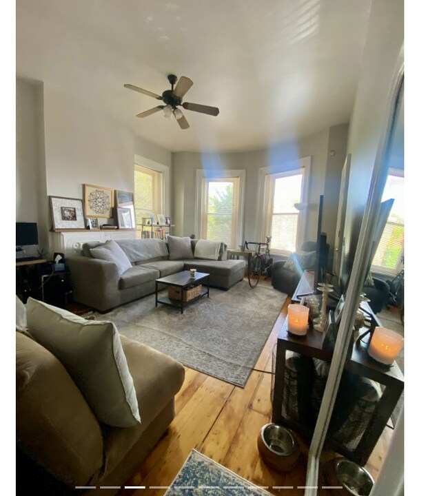 property at 4 Centre Ln